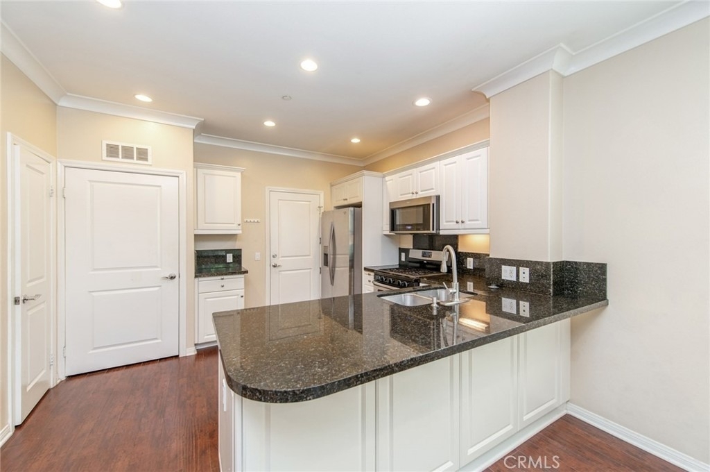 166 Coralwood - Photo 6