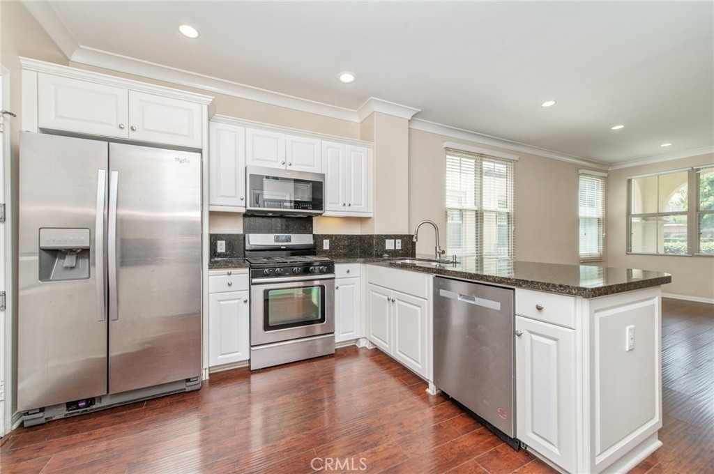 166 Coralwood - Photo 7