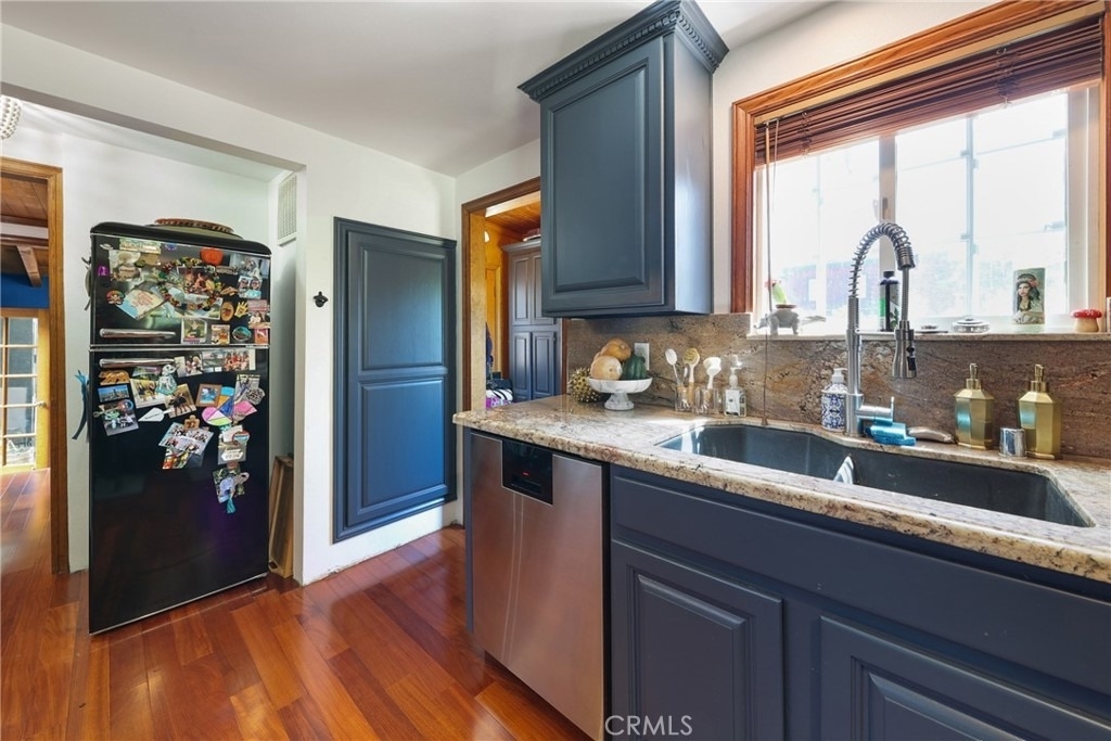 2642 Westminster Place - Photo 14