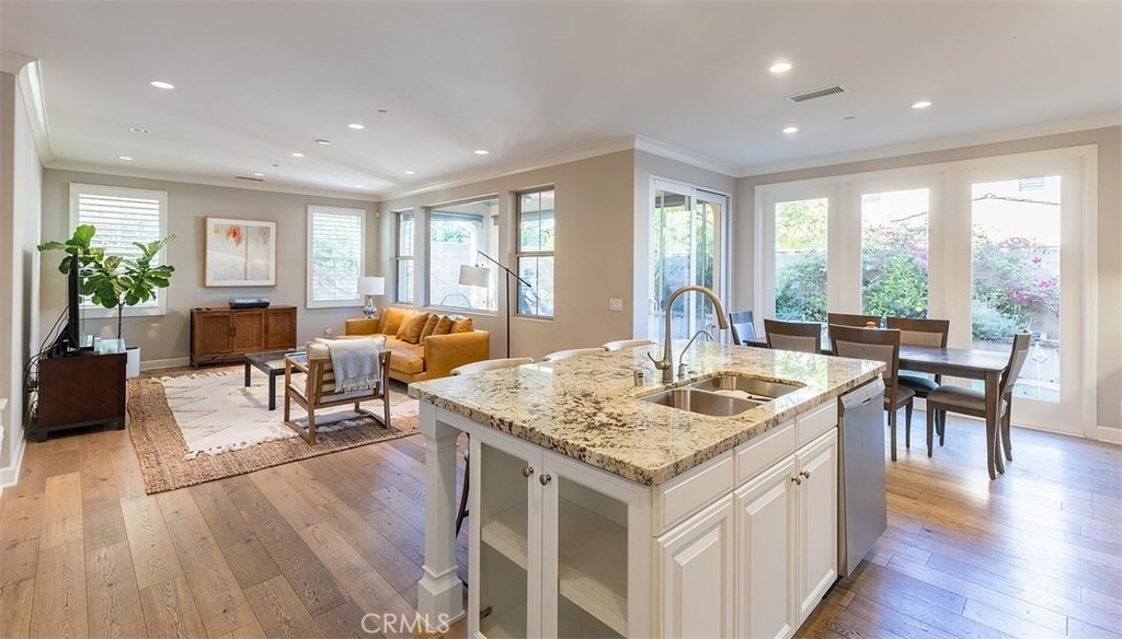 70 Somerton - Photo 0