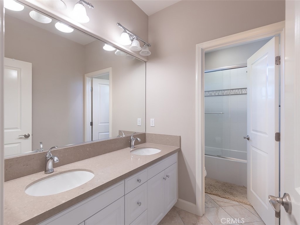 70 Somerton - Photo 8