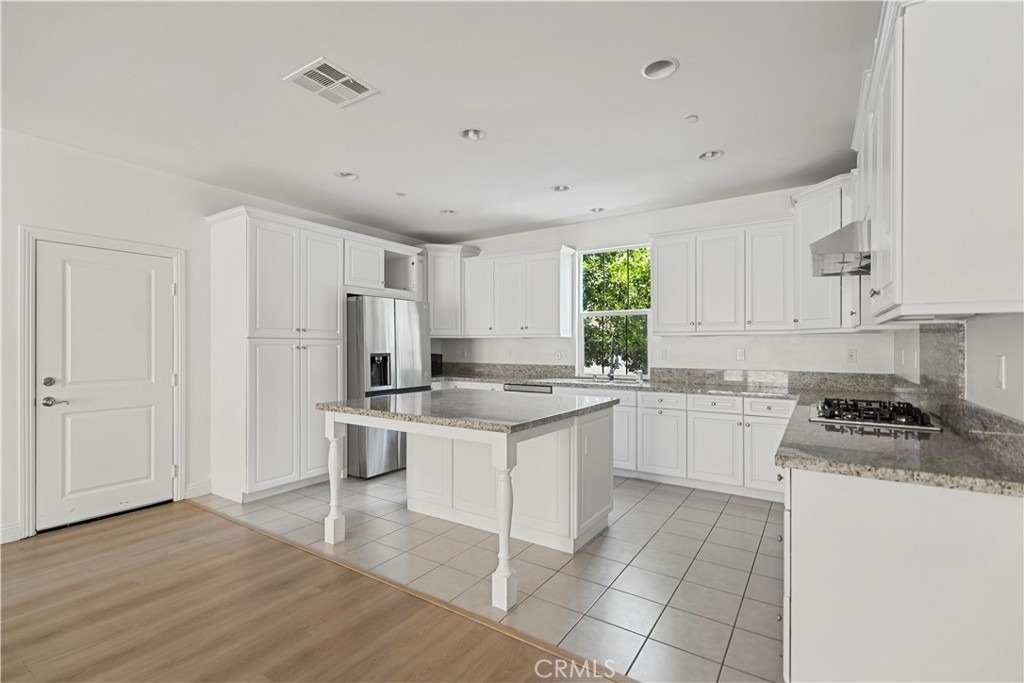 217 Wicker - Photo 14