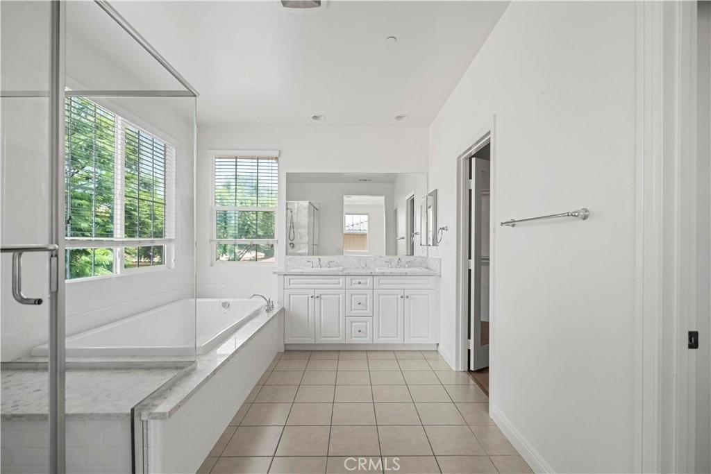 217 Wicker - Photo 3