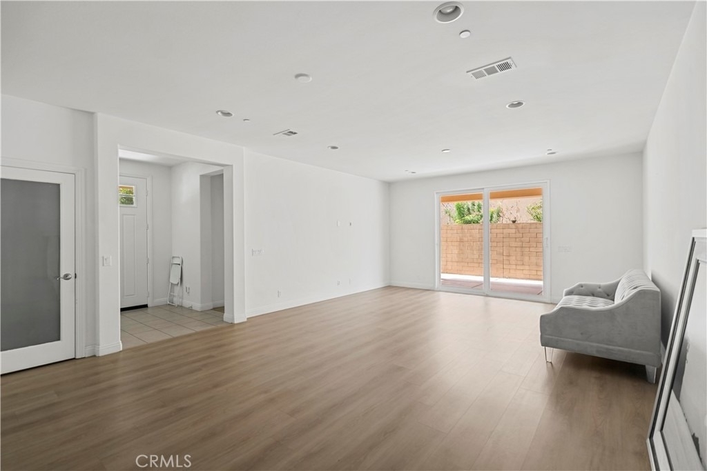 217 Wicker - Photo 13