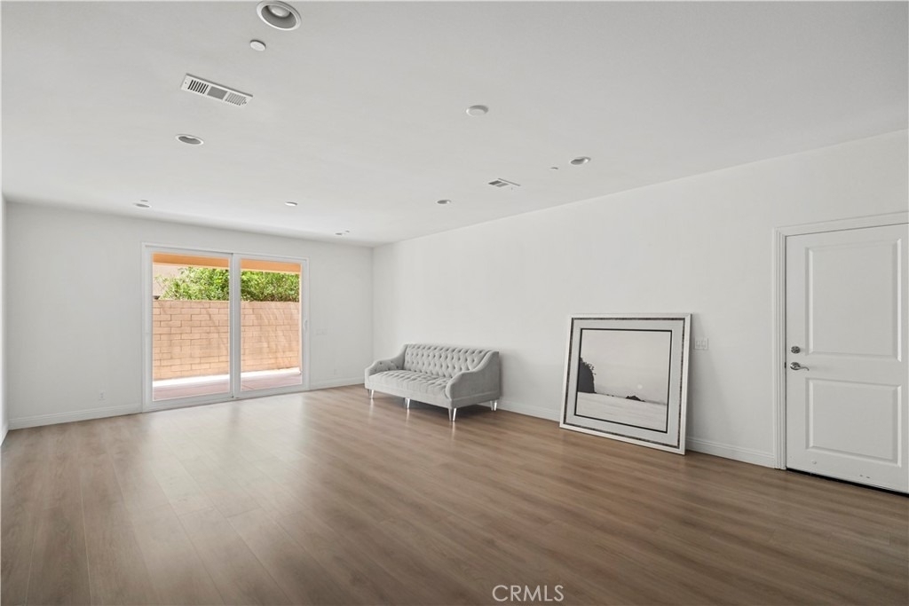 217 Wicker - Photo 11