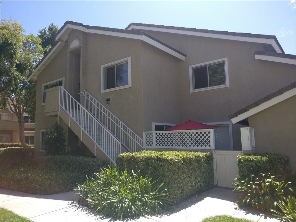 180 Greenmoor - Photo 1