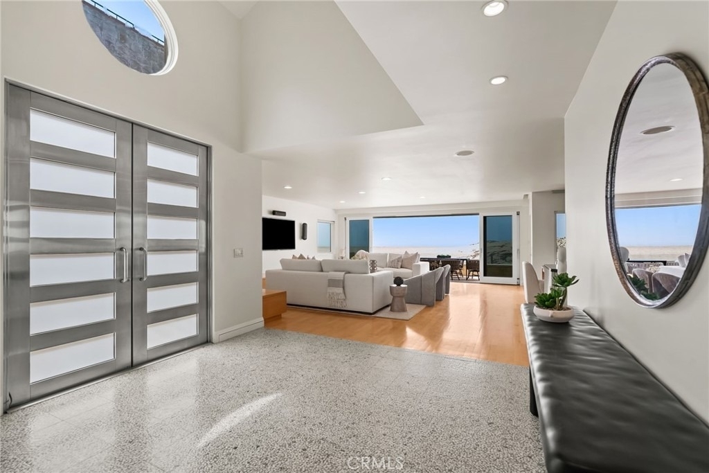 1554 E Oceanfront - Photo 2