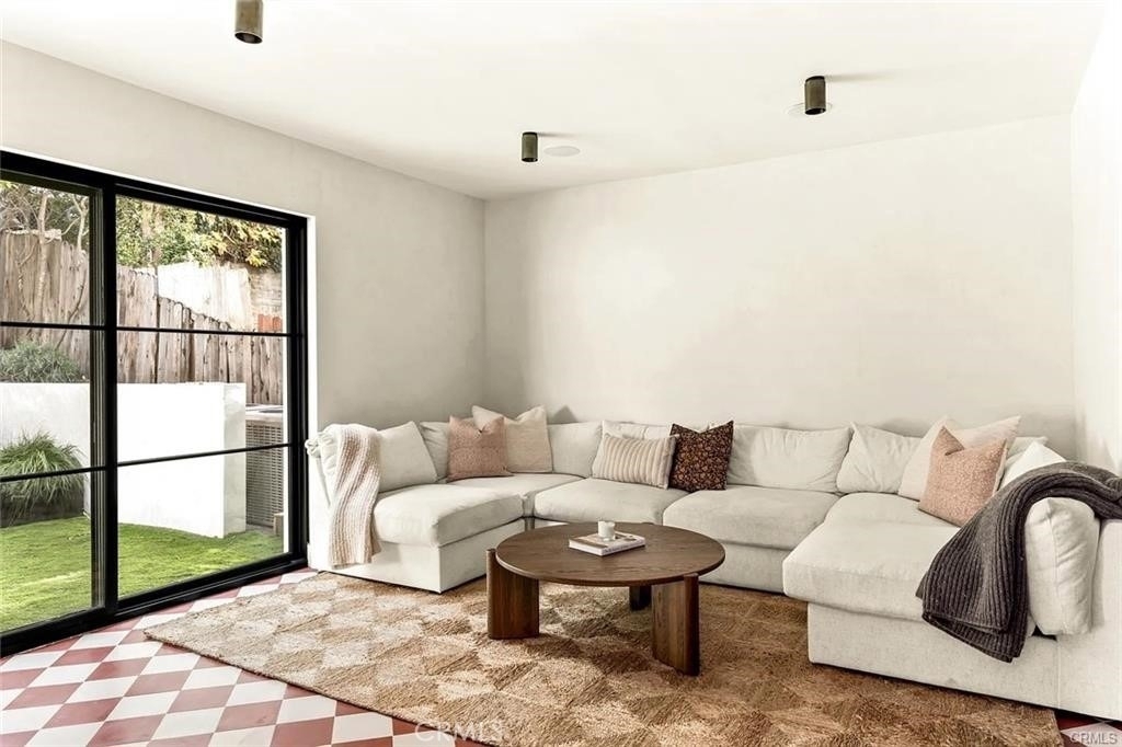 738 San Lorenzo - Photo 16