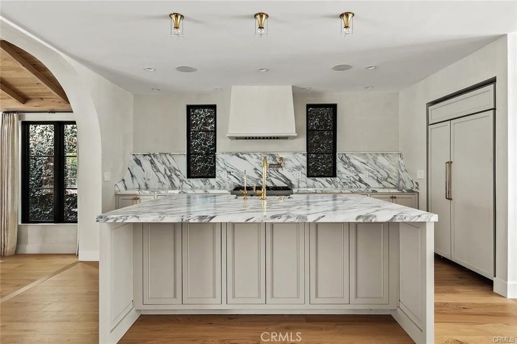 738 San Lorenzo - Photo 2