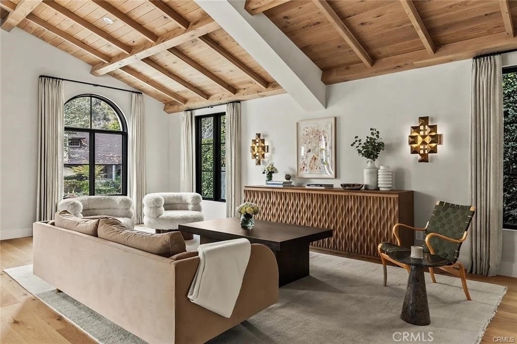 738 San Lorenzo - Photo 1
