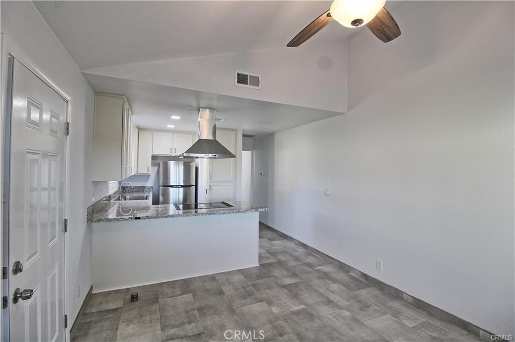 1278 Vista Serena Avenue - Photo 2