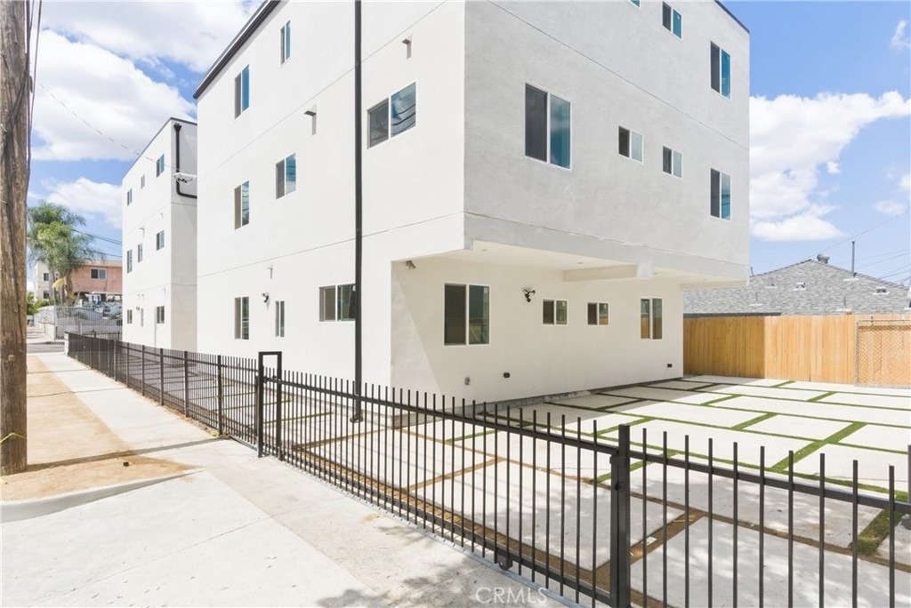 2843 Folsom - Photo 5