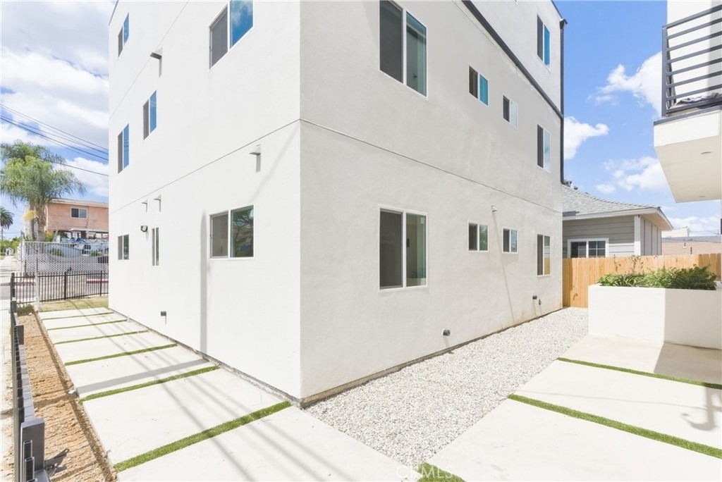 2843 Folsom - Photo 4