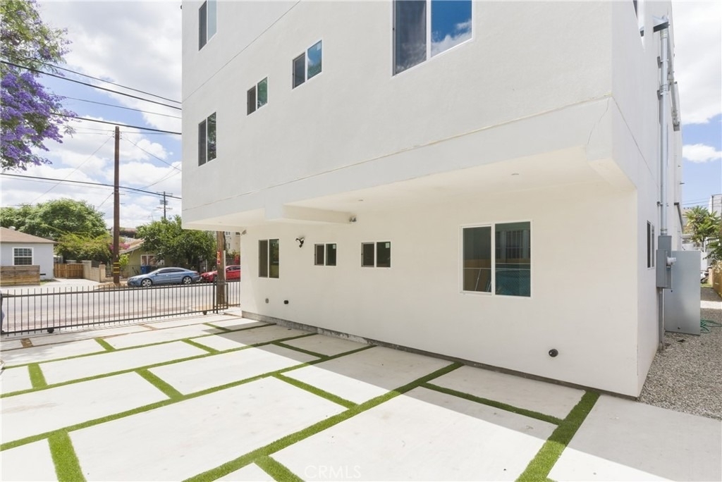 2843 Folsom - Photo 6