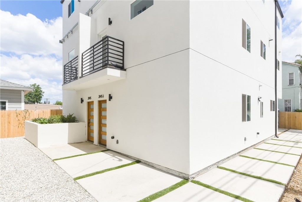 2843 Folsom - Photo 3