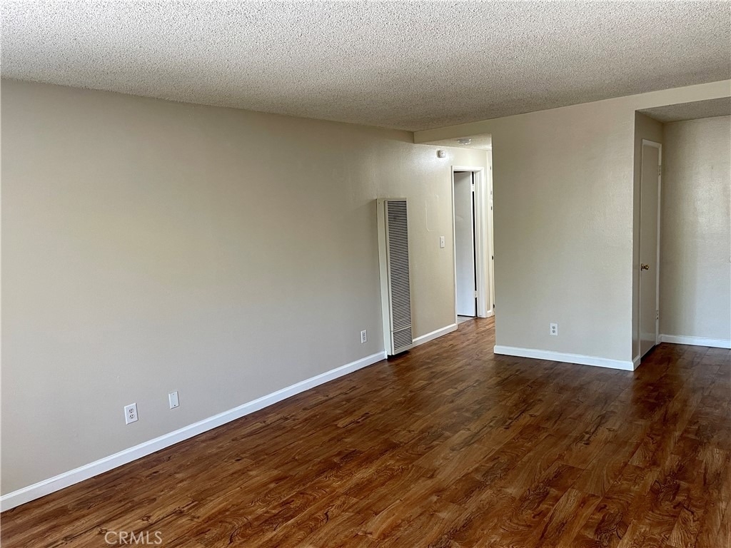 2064 Evergreen Street - Photo 3