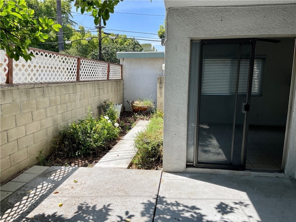 2064 Evergreen Street - Photo 14