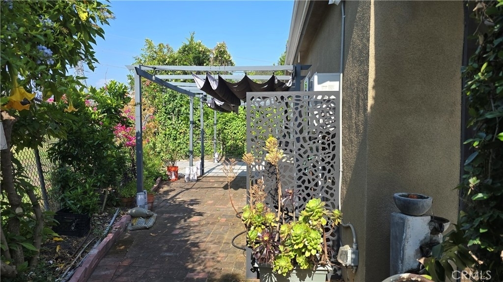 1018 La Presa Drive - Photo 2
