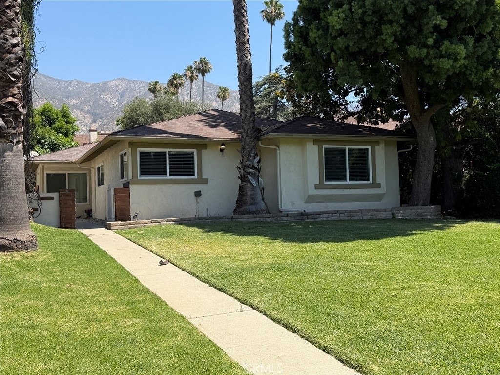 511 Mariposa Avenue - Photo 0
