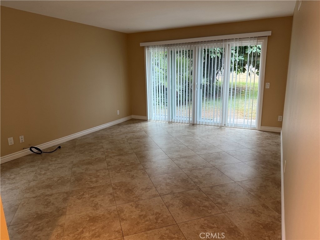 511 Mariposa Avenue - Photo 5