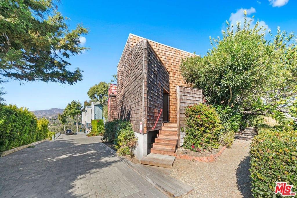 29235 Heathercliff Road - Photo 5