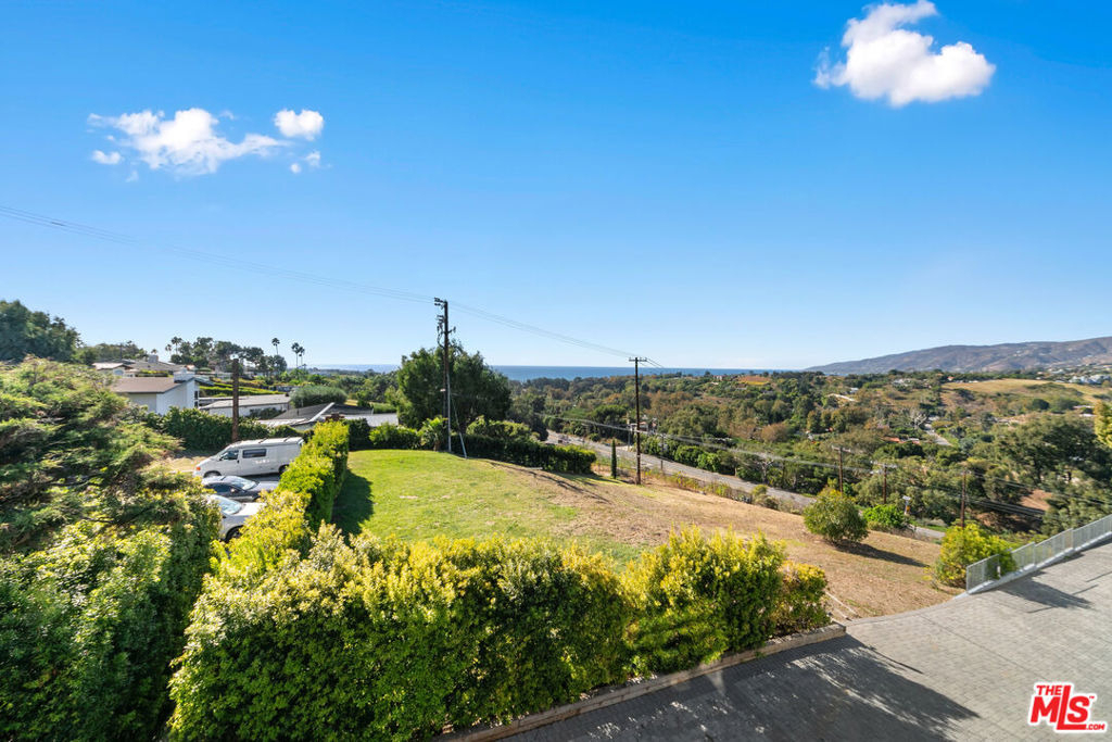29235 Heathercliff Road - Photo 1