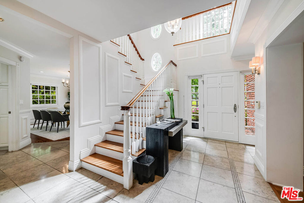 547 Loring Avenue - Photo 1