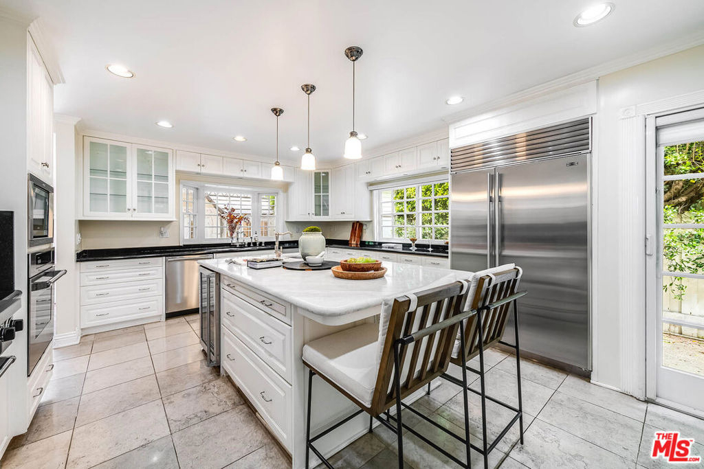 547 Loring Avenue - Photo 5