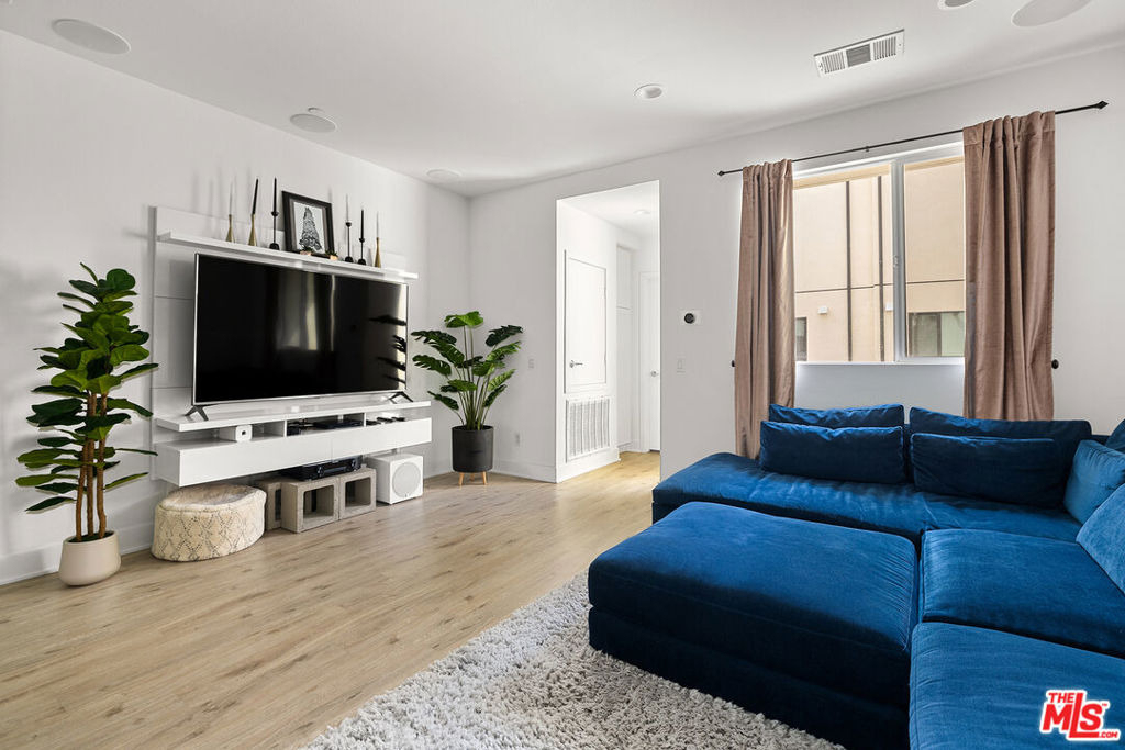 118 S Avenue 50 - Photo 4