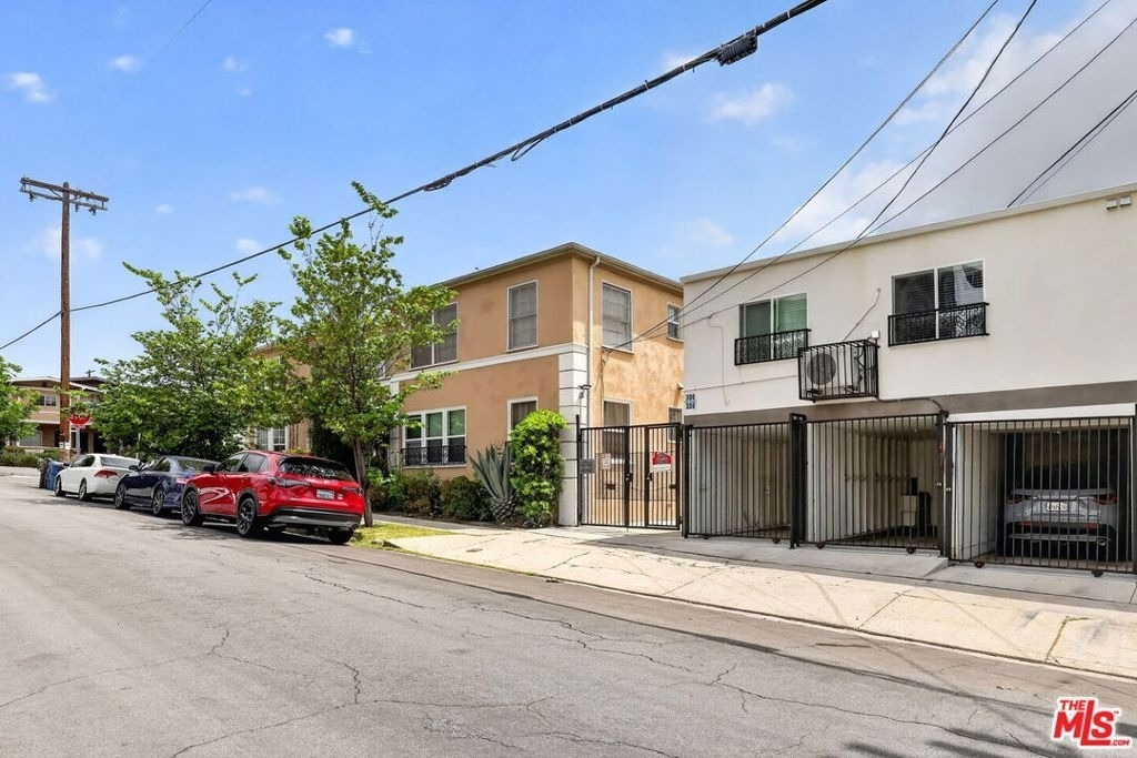 314 N St Andrews Place - Photo 16
