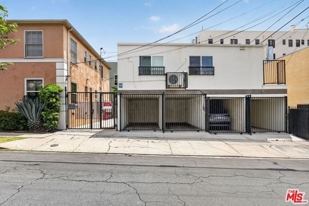 314 N St Andrews Place - Photo 10