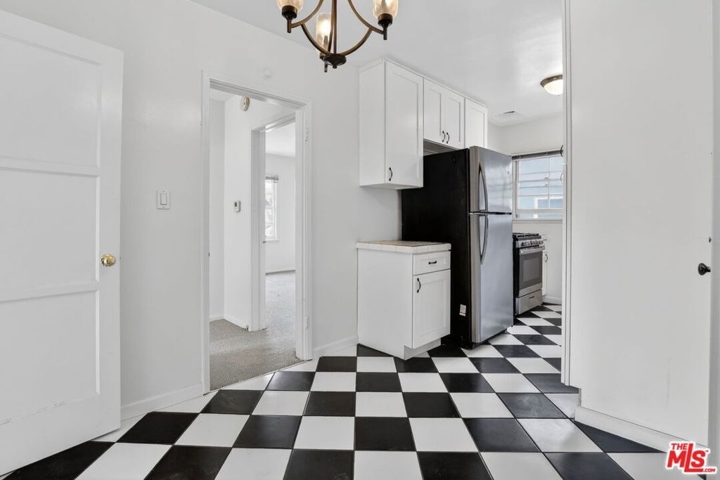 314 N St Andrews Place - Photo 8