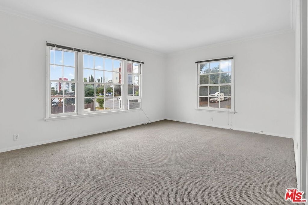 314 N St Andrews Place - Photo 17