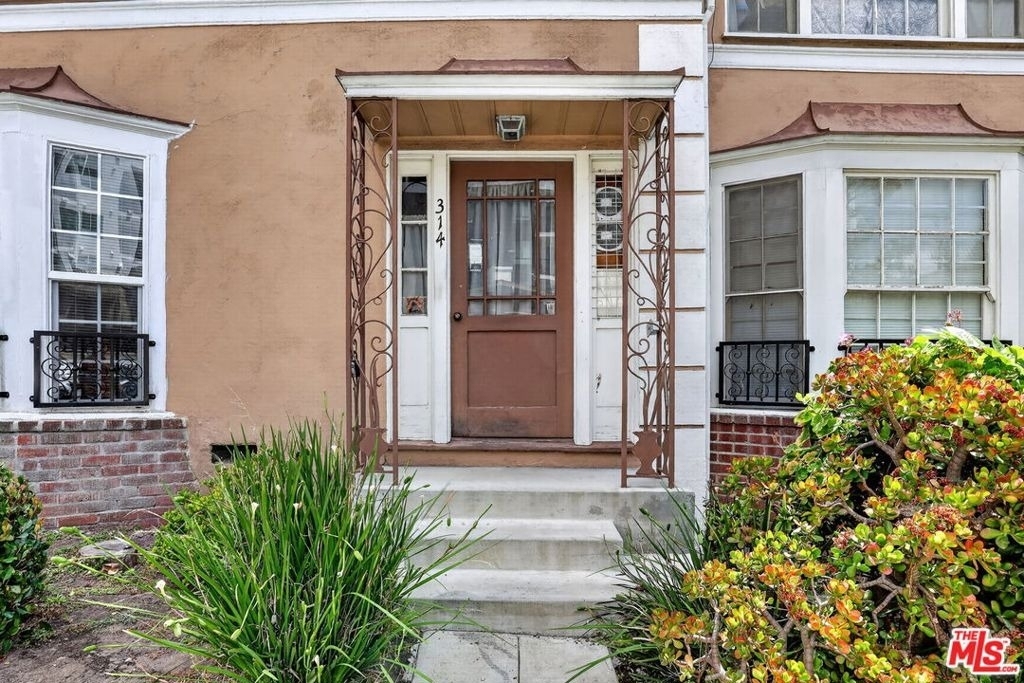314 N St Andrews Place - Photo 14