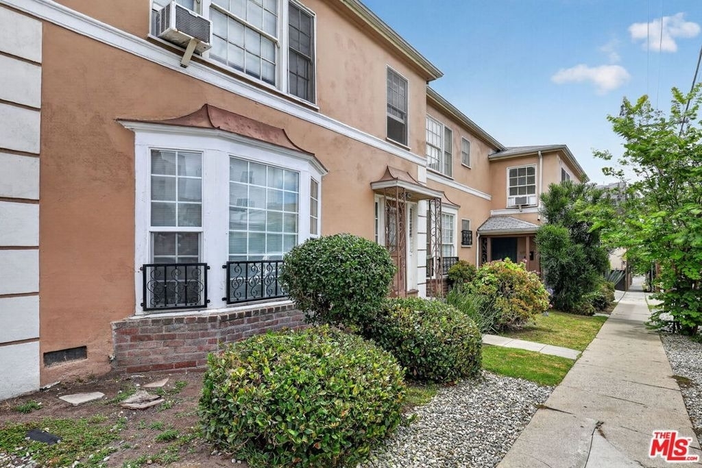 314 N St Andrews Place - Photo 13