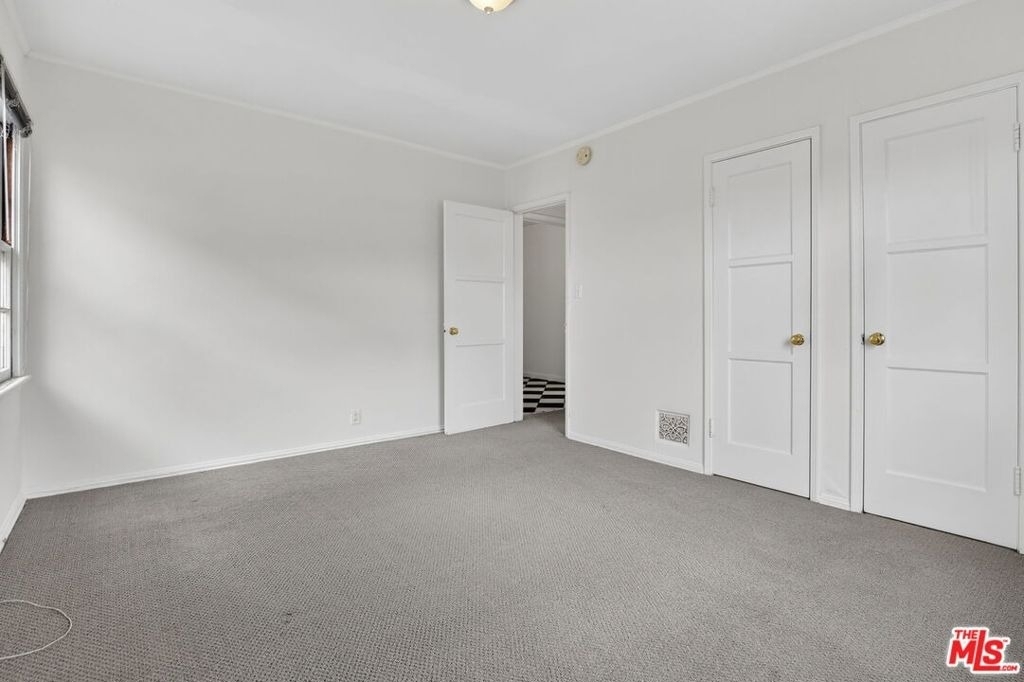 314 N St Andrews Place - Photo 18