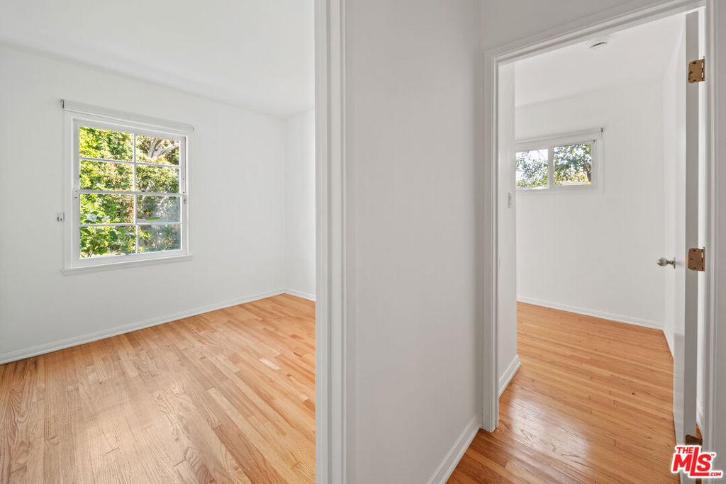 2124 Hillsboro Avenue - Photo 17