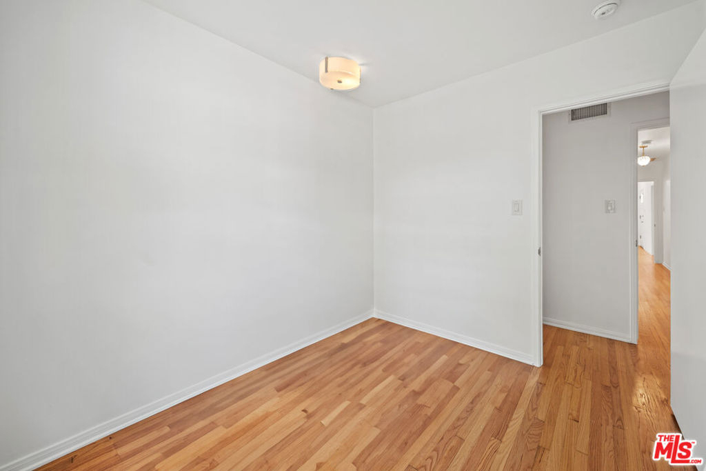 2124 Hillsboro Avenue - Photo 19