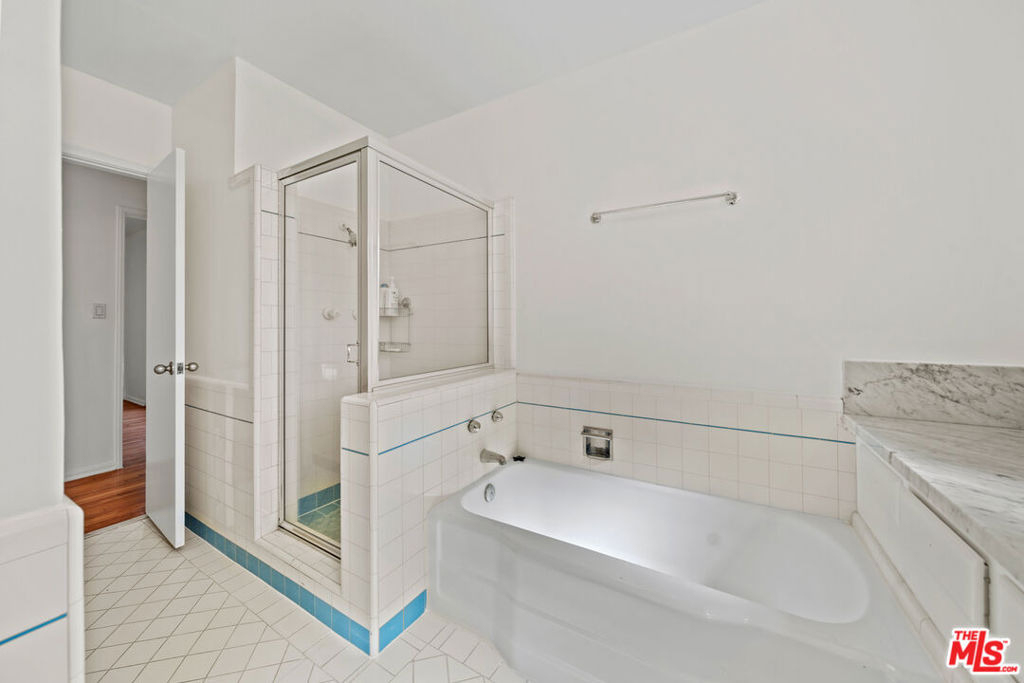 2124 Hillsboro Avenue - Photo 16