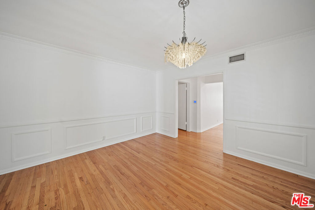 2124 Hillsboro Avenue - Photo 6