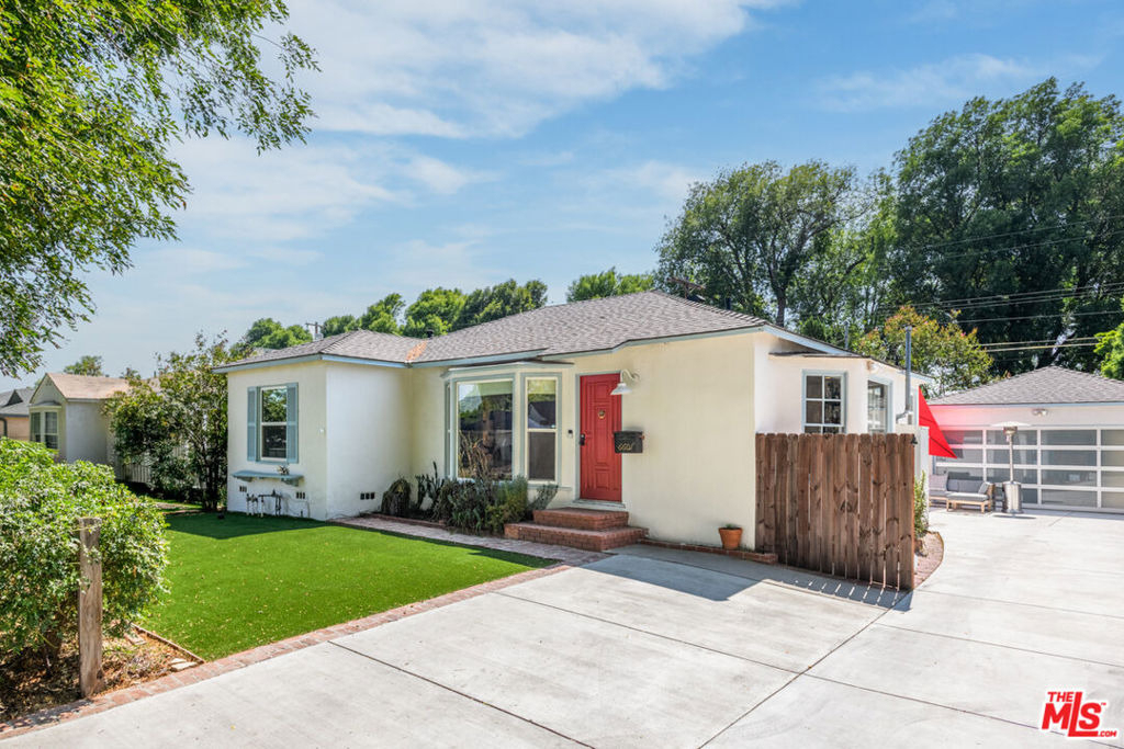 6601 Rubio Avenue - Photo 1