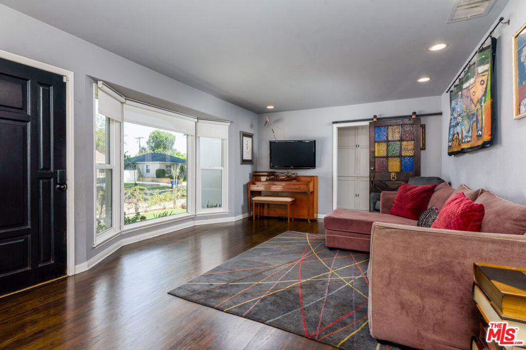 6601 Rubio Avenue - Photo 3