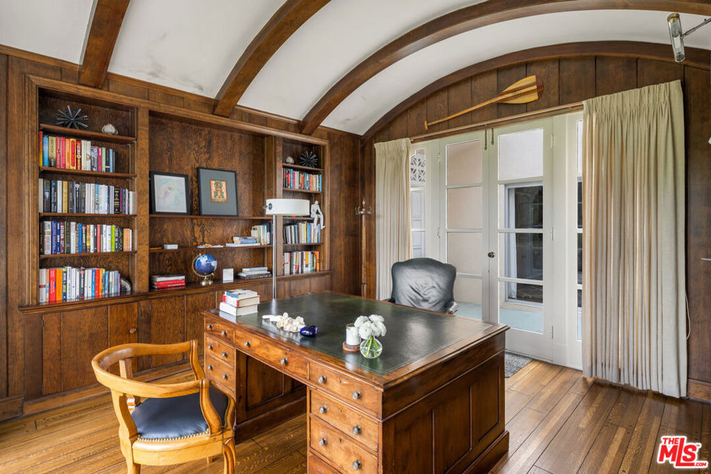 205 Georgina Avenue - Photo 4