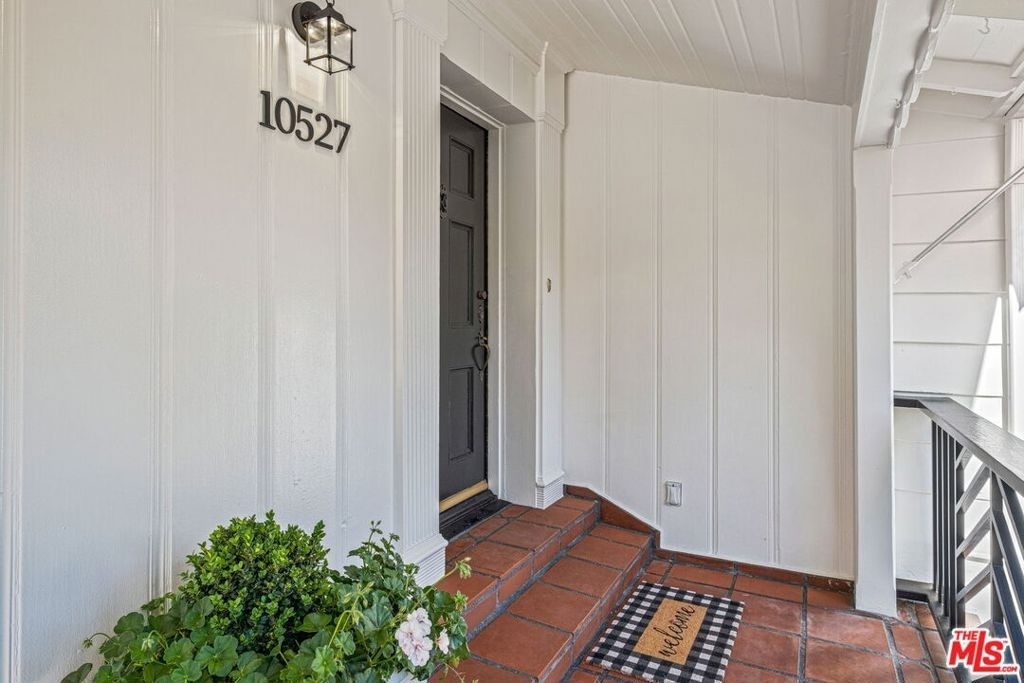 10527 Le Conte Avenue - Photo 3