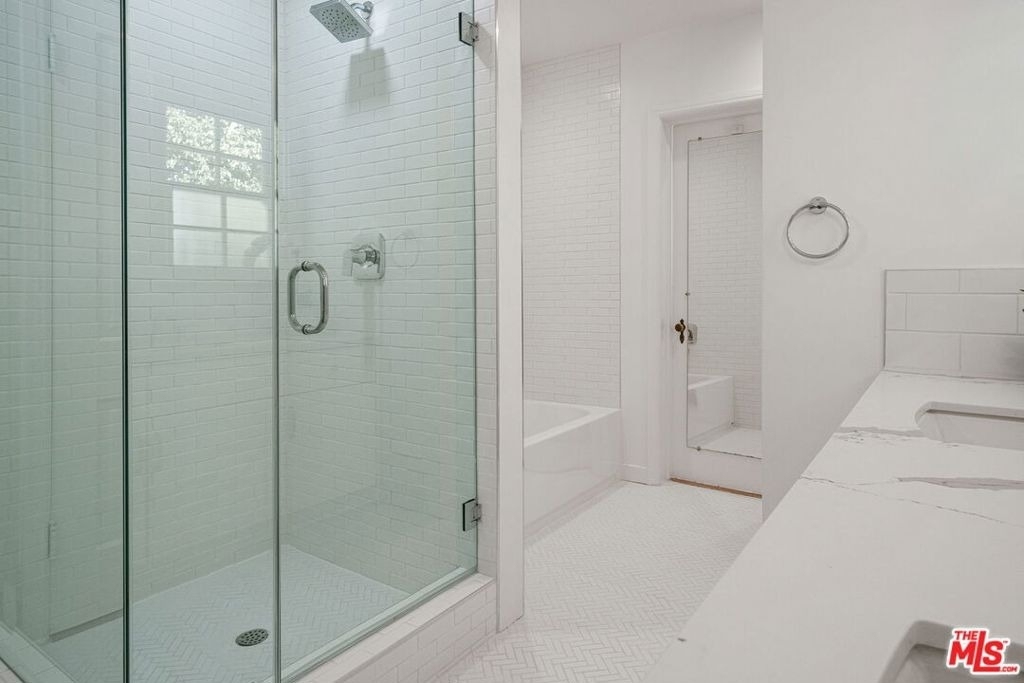 10527 Le Conte Avenue - Photo 29