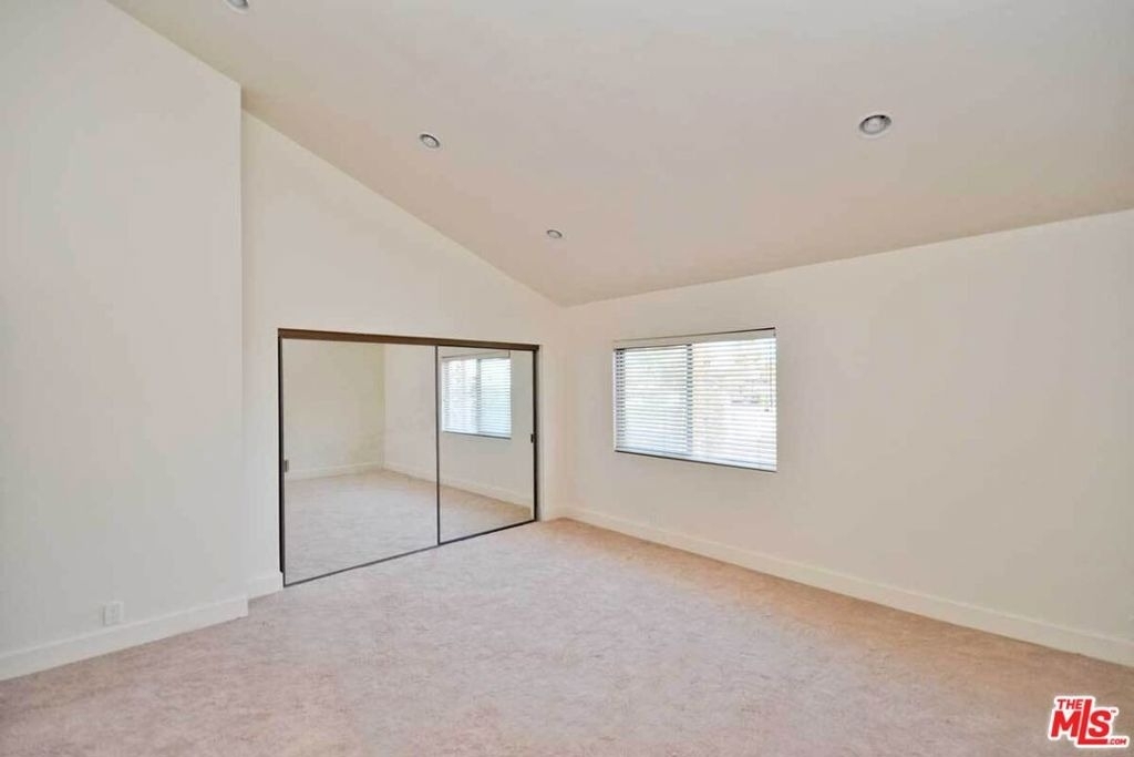1138 20th Street - Photo 8