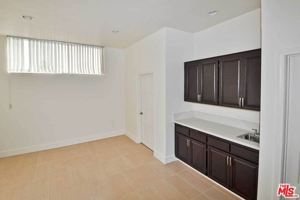 1138 20th Street - Photo 12
