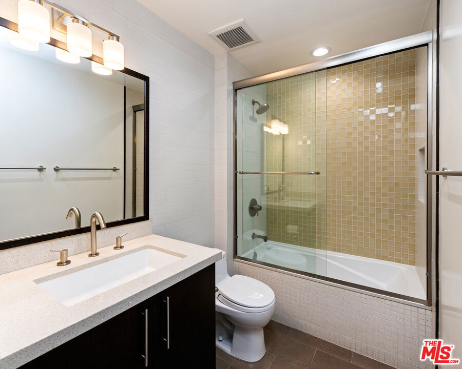 1304 Roxbury Drive - Photo 14