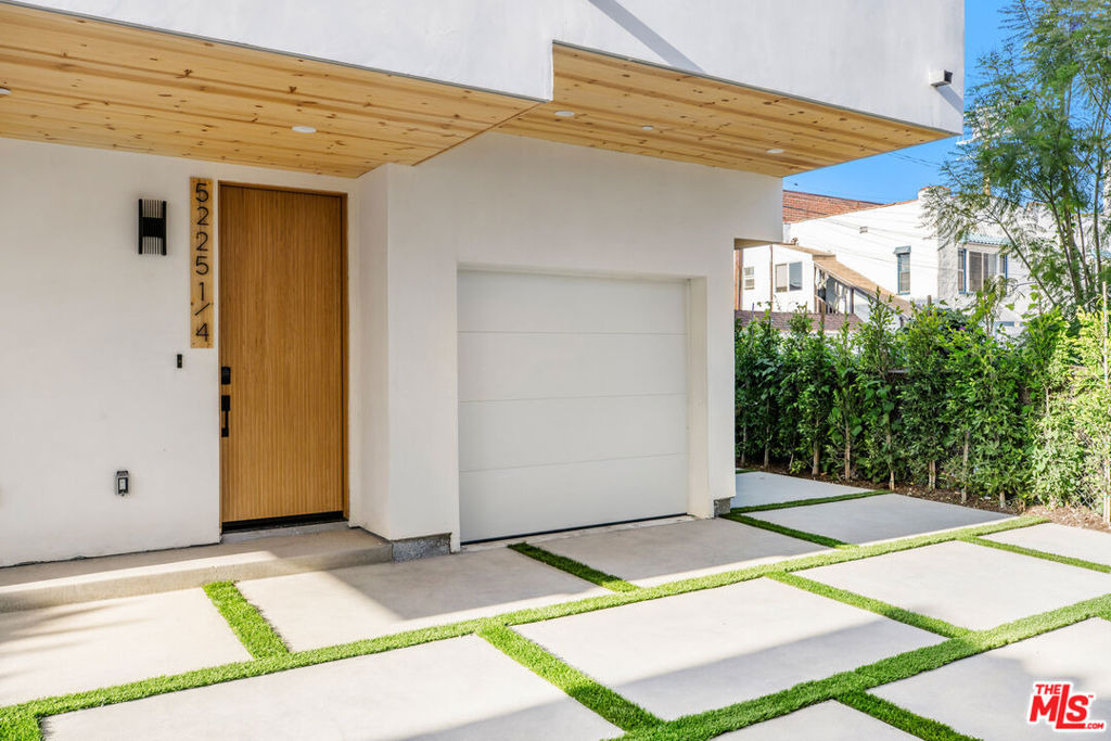 5225 W 20th Street - Photo 1