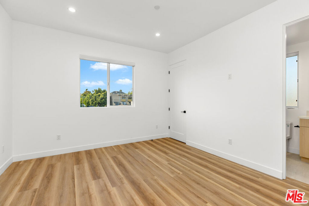 5225 W 20th Street - Photo 10